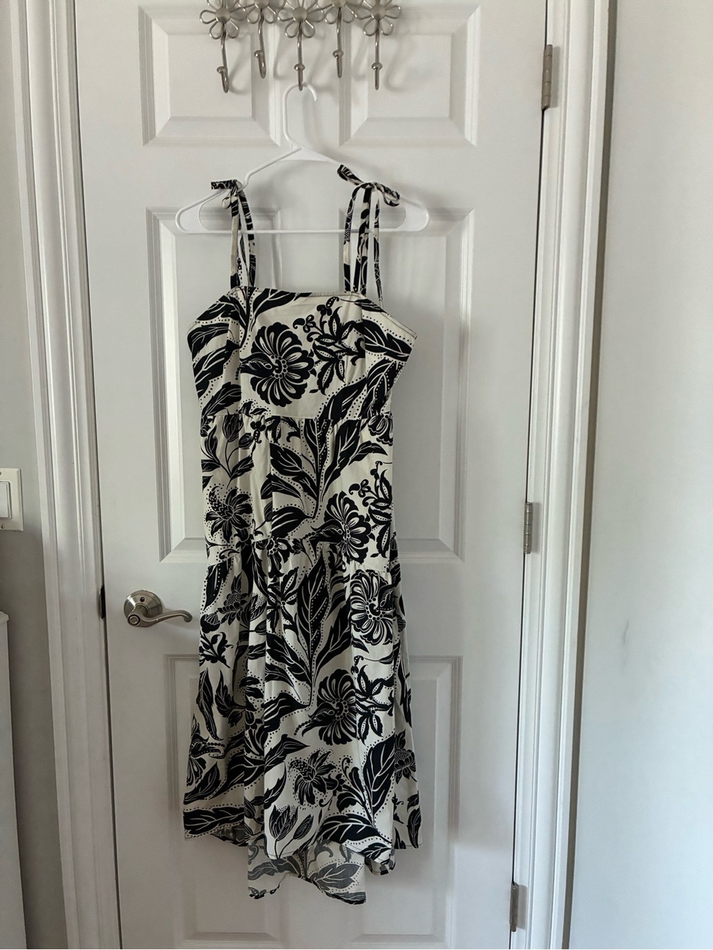 Who What Wear Black and Cream Floral Sundress